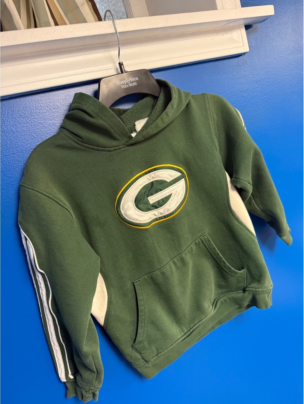 Green Bay Packers NFL Team Apparel Patch Logo Youth Medium (8) Green Hoodie